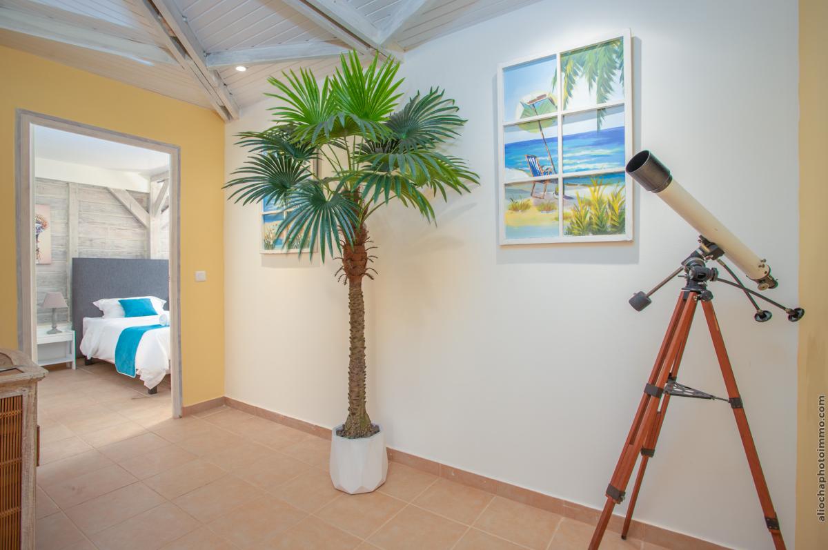 30 Location-villa-Martinique_ chambre salon entrée chambre 1